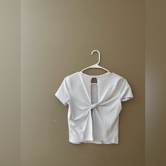 Hollister open back tee - Picture 3 of 3